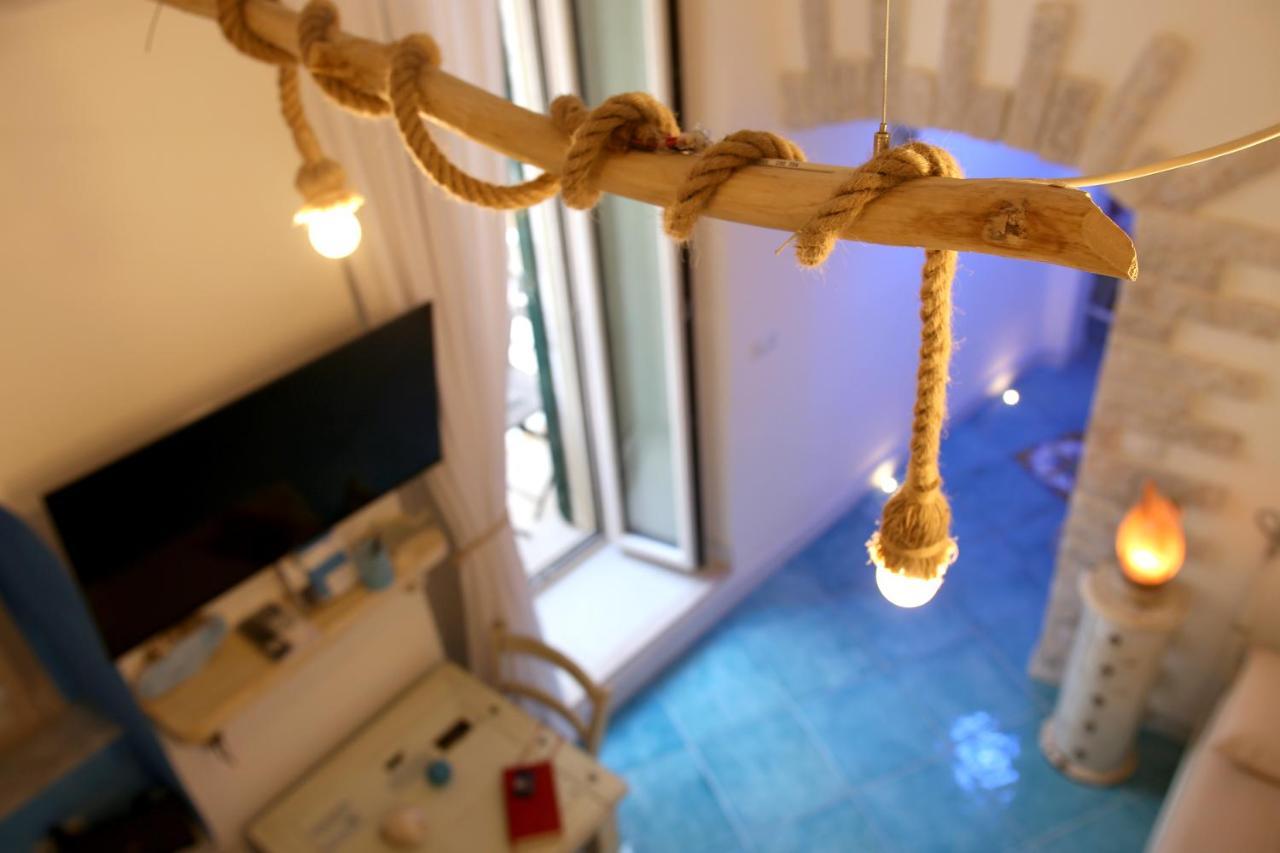 Piazzetta Petrone Apartments + Parking Вьесте Экстерьер фото