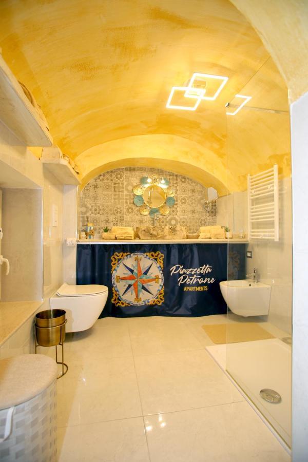 Piazzetta Petrone Apartments + Parking Вьесте Экстерьер фото