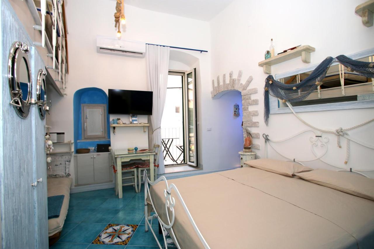 Piazzetta Petrone Apartments + Parking Вьесте Экстерьер фото