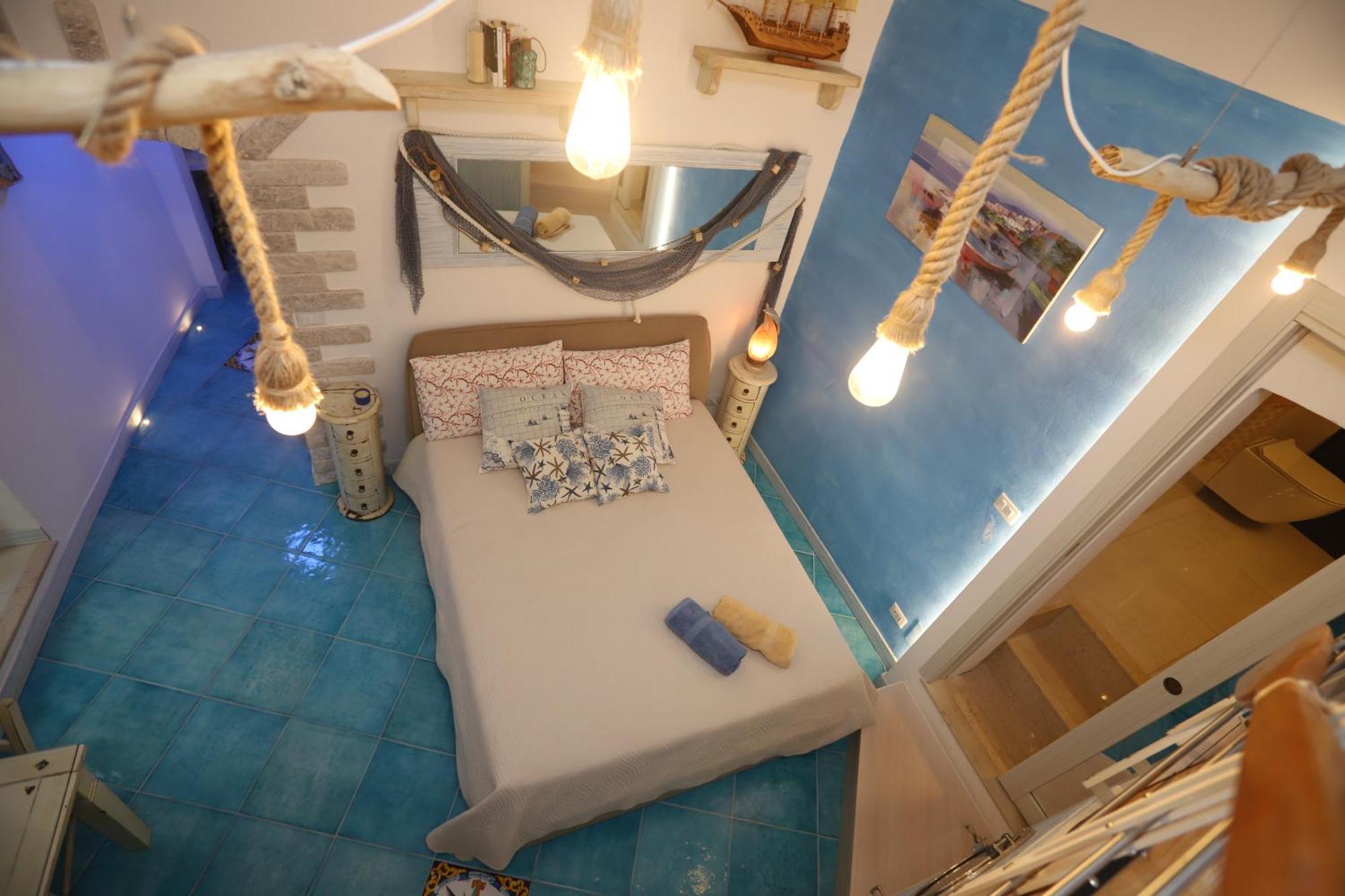 Piazzetta Petrone Apartments + Parking Вьесте Экстерьер фото