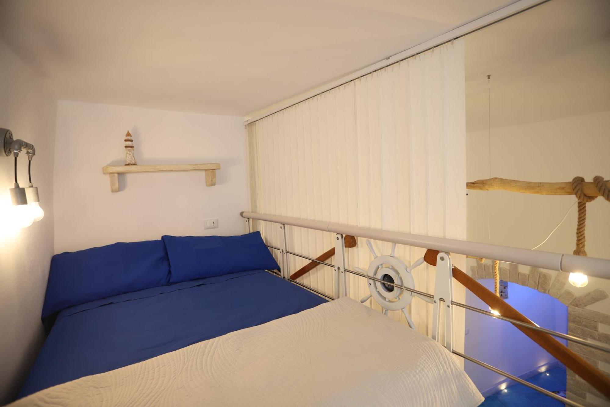 Piazzetta Petrone Apartments + Parking Вьесте Экстерьер фото